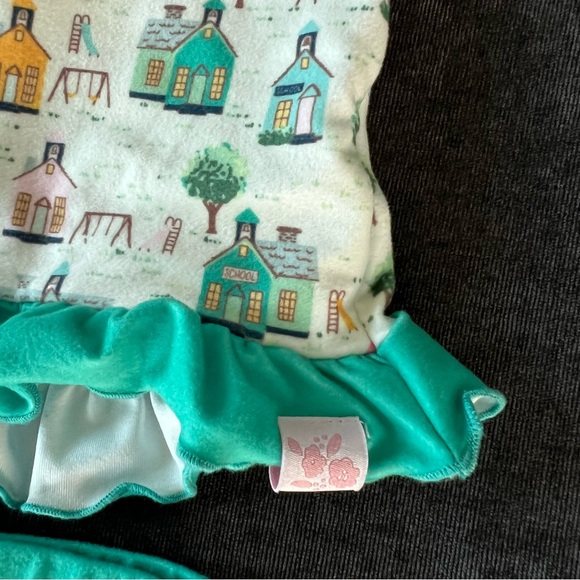 SweetHoney Little Schools Lounge Set Size 5 - Picture 2 of 6